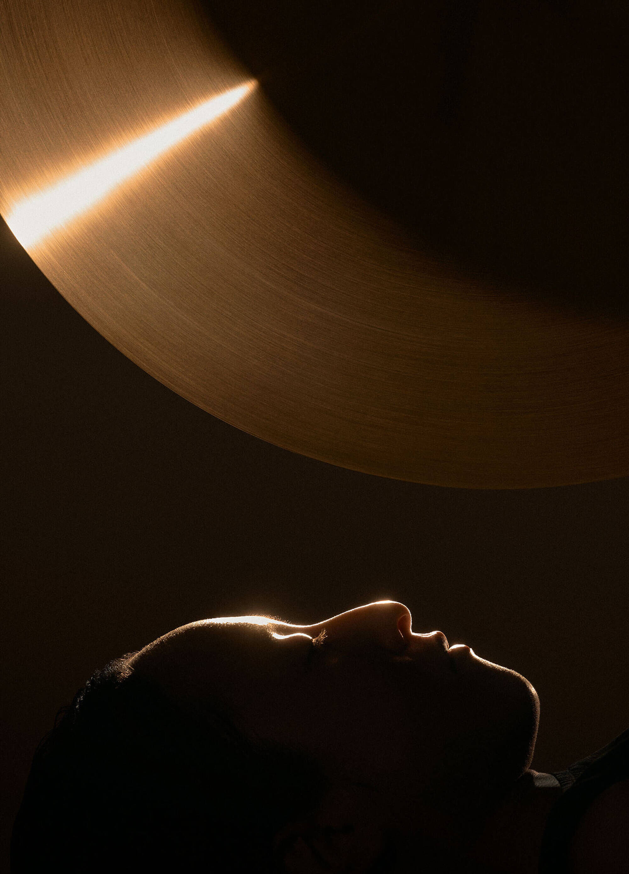 As eyes close, luminosity awakens